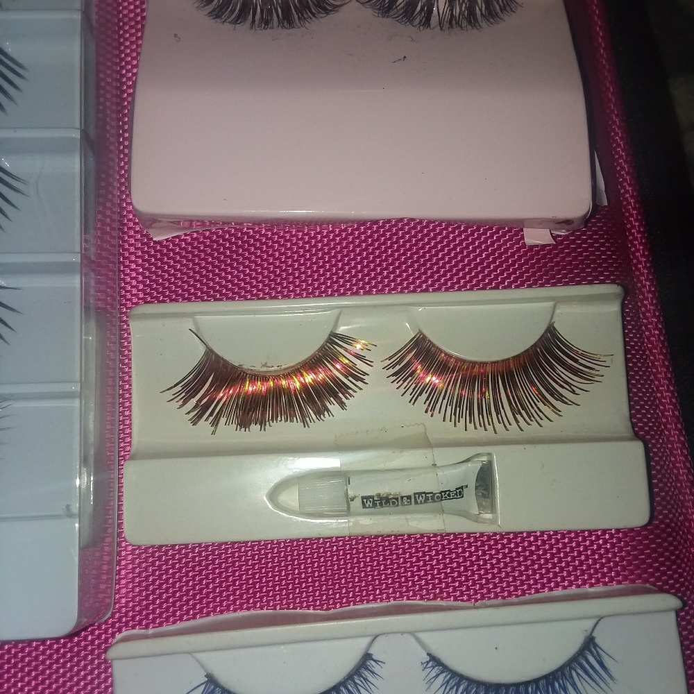 False Eyelashes - Picture 4 of 6